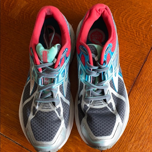 Brooks running shoe - Picture 4 of 6